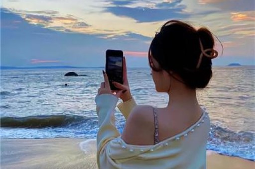 3岁被亲舅舅偷走37岁悲惨离世她的一组旧照片却拍出218万天价